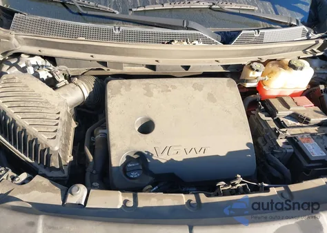 2018 Chevrolet Traverse Ls z USA, uszkodzony, nr VIN 1GNERFKWXJJ218532